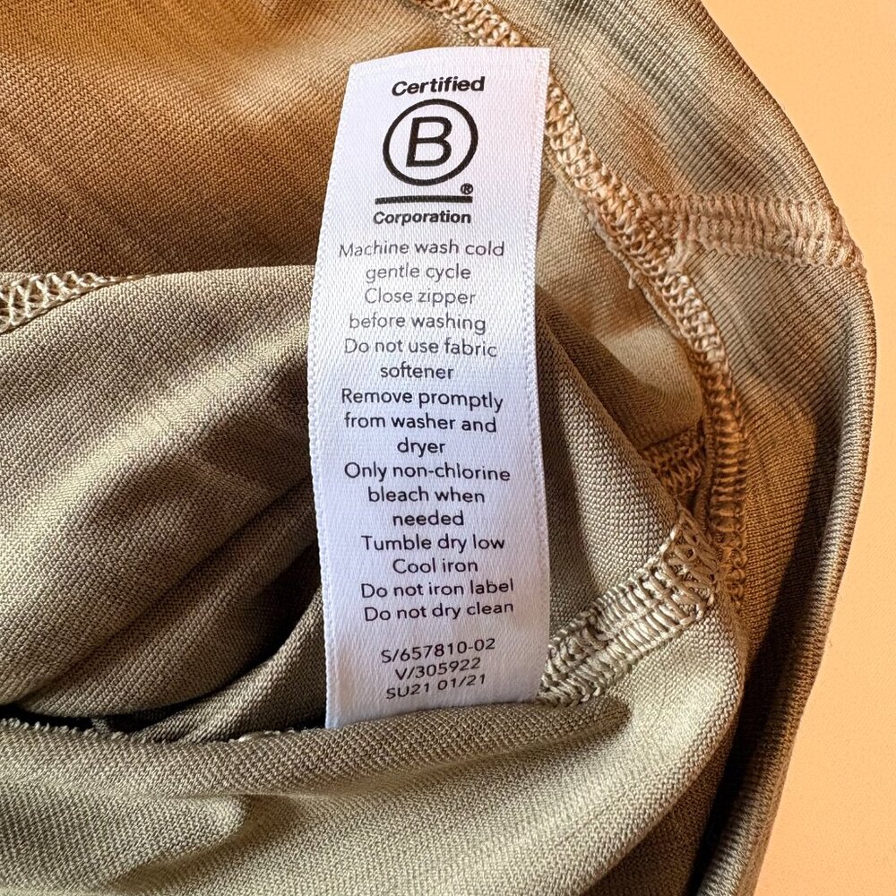 Athleta Pacifica Illume 1/4 Zip XL Olive Green Lightweight Layer Outdoor Yoga - Picture 5 of 7